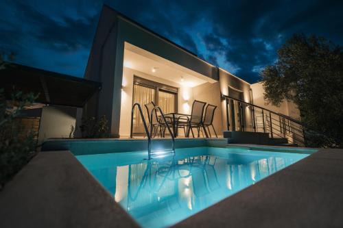 Octo Villas Complex in Iraklitsa
