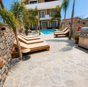 Odysseia Stay Pool & Private Jacuzzi 2min Beach