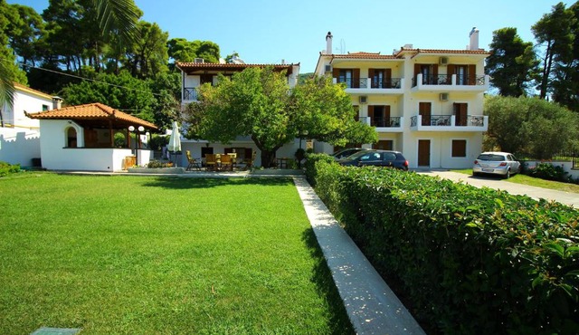 Olympion Apartments in Stafylos