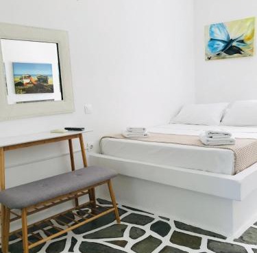 Onar studios & residences in Pisses