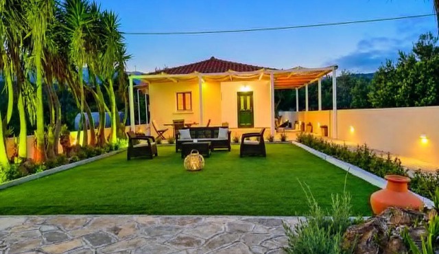 Ostria Beach House in Órmos Marathokámpou
