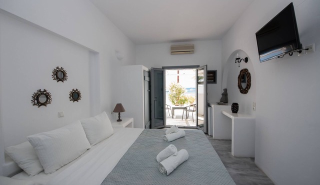 Ostria Studios & Apartments