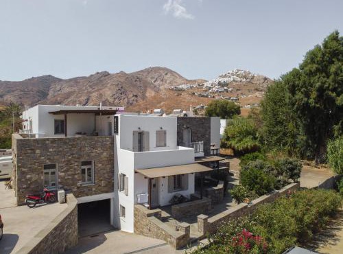 Palos Studios in Livadi