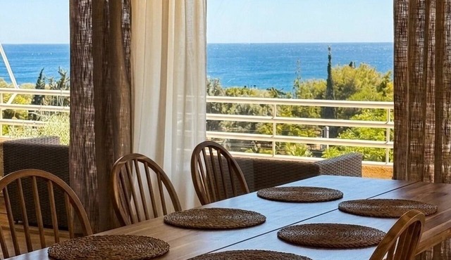 Panoramic Seafront Apartment- Flisvos Marina in Paleo Faliro