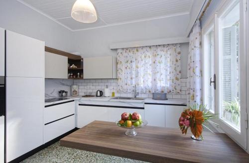 Panos Apartments in Gaios