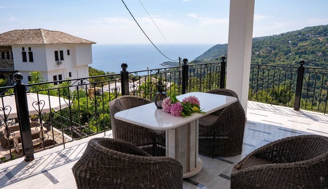 Paradeisos Αpartment with Sea View in Agios Dimitrios Piliou