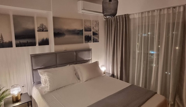 ParkView - PS4. Next to the Metro, the Piraeus Port and Lipasmata Festival Park! in Drapetsona