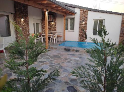 Pefkari Bay House in Pefkari