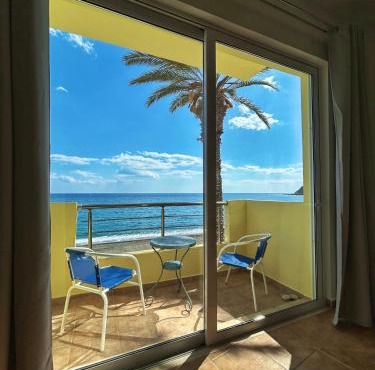Pelagos Apartments in Myrtos