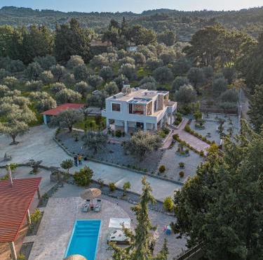 Physis Luxury Villa