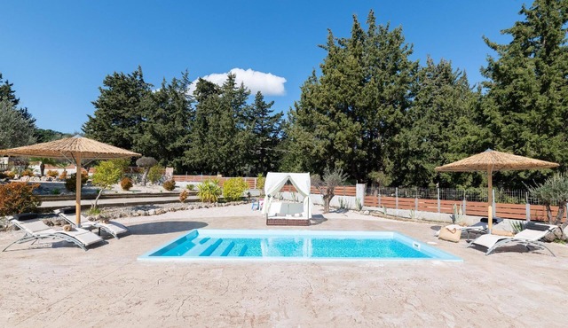 Physis Luxury Villa