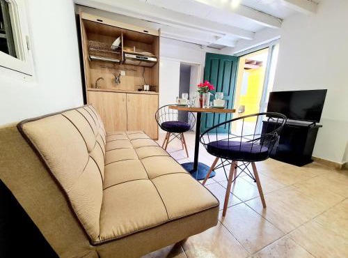 Piccolo Modern Suites - Old Town
