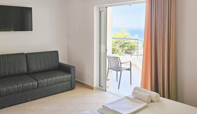Pirali Studio 005 with Free Parking in Sarandë