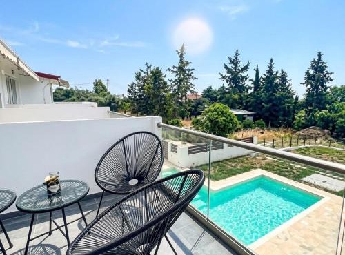 Piscina Mare #PROPERTLY in Nea Kallikrateia