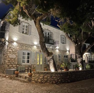 Piteoussa in Hydra