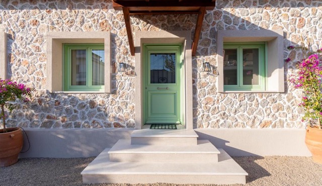 Pnoe Luxury Villa - Private Pool Retreat & BBQ in Ierissos