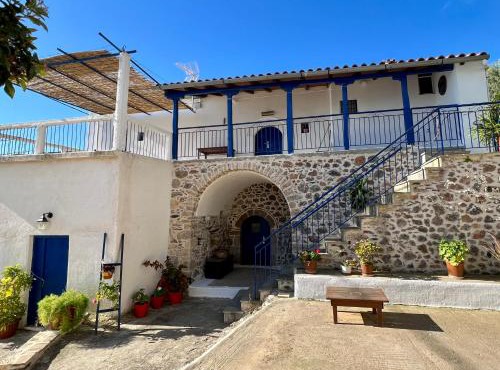 Politeika traditional house in Tyros