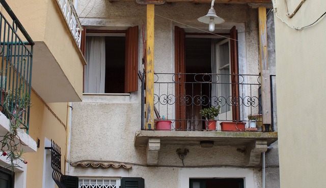 Polykarpos Traditional House in Χλομός