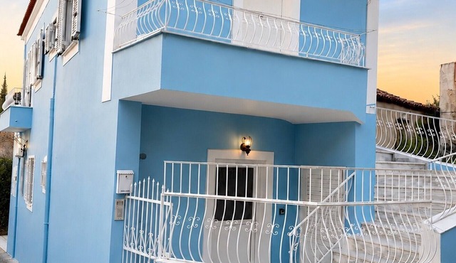 Pomegranate Port House: Authentic Ermioni Escape in Ερμιόνη