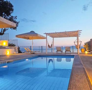 Pouletis Aetheria Suites-Luxury Seaview Stay with Pool in Kalamata