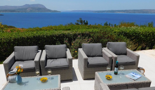 Private Luxury 4 - 5 Bedroom Villa w/Infinity Pool, Games Room & Amazing Views in Apokoronas