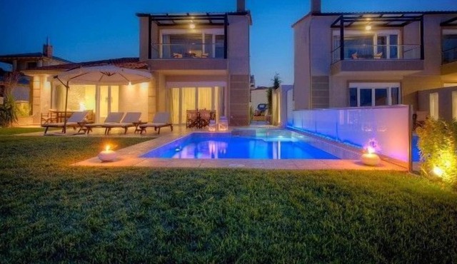R 1256 Elegant Villas - Sea View Villa with Heated Swimming Pool -Garden View & Outdoor Jacuzzi in Pallini