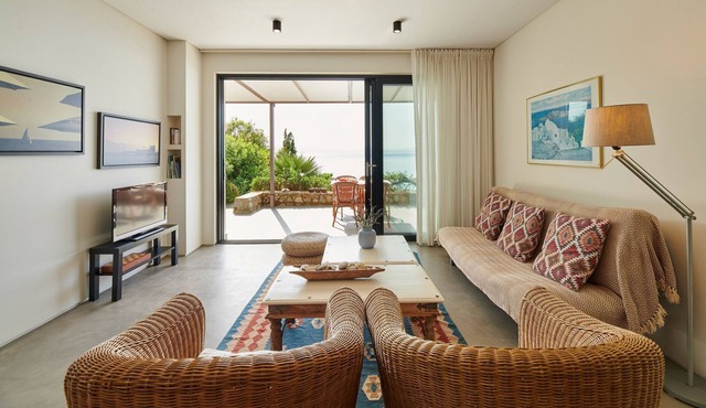 R 3038 Villa Everly WITH Garden View, Sea view & Soundproof Windows. in Kitries