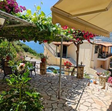 Rania & Ektoras Apartments in Vasiliki