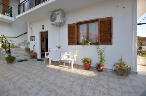 Relaxing experiences near Ancient Famous Sporting Event in Archea Pissa