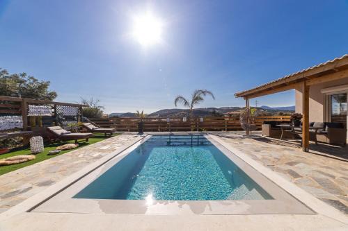 RELAXING POOL HOUSE IN LAGONISI 1 in Kalívia Thorikoú