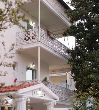 Ronzi Apartments in Molos-Agios Konstantinos