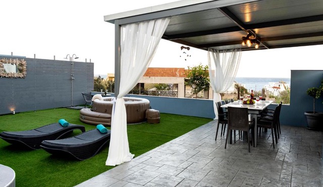 Royal Luxury Studios in Archangelos