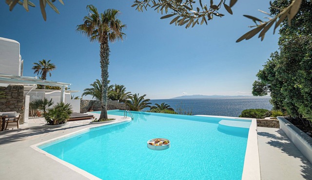 Sanarte villa 3, 4br w/private pool and sea view!
