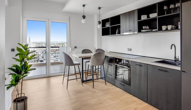 Sanders Arch - Compact 1-Bdr. Apt. w/ Balcony in Thessaloniki