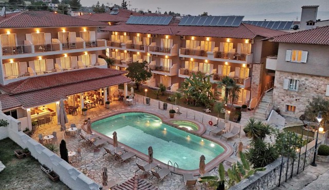 Sarantis Hotel in Kassandra