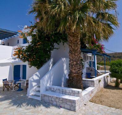 Sardis Rooms in Kimolos