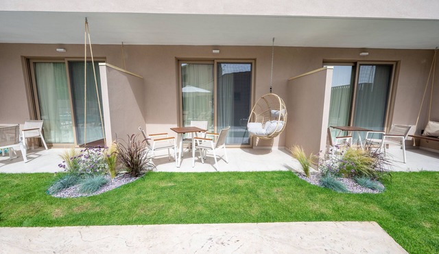 Scarabeo Suites & Villas in Parga