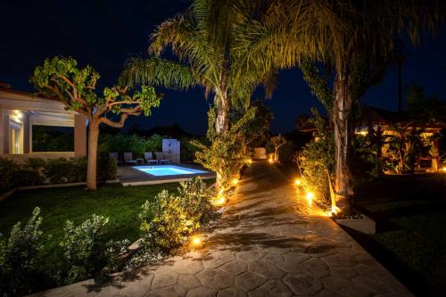 Sea Breeze & Nature villa, with heated pool and garden retreat