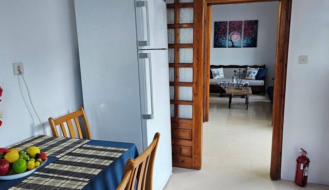 Sea Breeze Retreat – Spacious Apartment with Panoramic Sea View