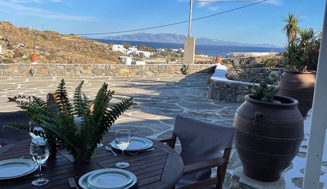 Sea View comfortable house with garden