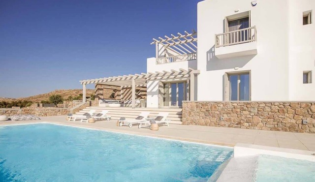 Sea View Villa Heated Infinity Pool & Bar