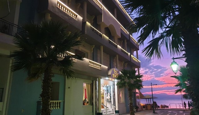 Seaside Hotel in Loutraki