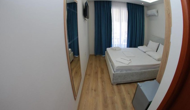 Seaview studios for couples in Sarandë