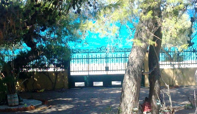 Self-catering Beach Studios in front of the sea Only 1h From Athens in Psatha