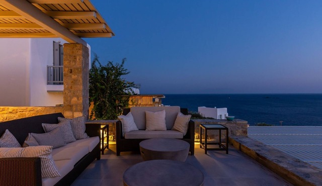 Serene Seaside Villa with Infinite Sea Views