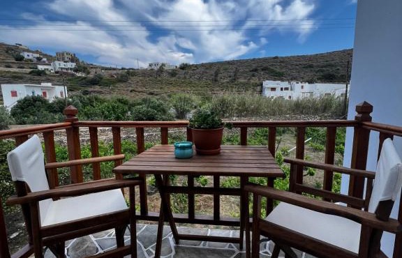 Sifnos Valley in Faros