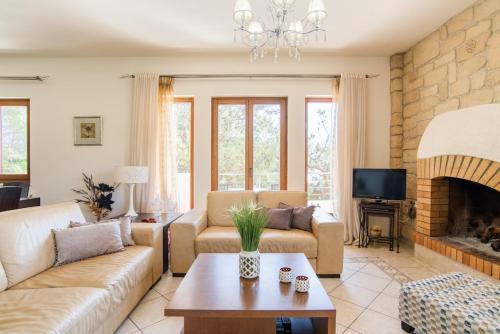 Sissy Luxury Mountain Villa in Ierapetra