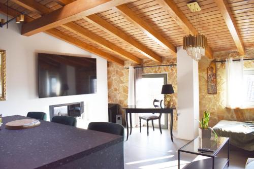 Skyview suite in Alepou