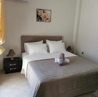 Spacious 2 bedroom apartment close to Lindos - sleeps 6 full air conditioning