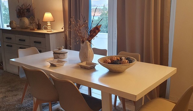 Spacious 4-bedroom building with WiFi, AC in welcoming ΠΟΡΤΟ ΧΕΛΙ in ΠΟΡΤΟ ΧΕΛΙ